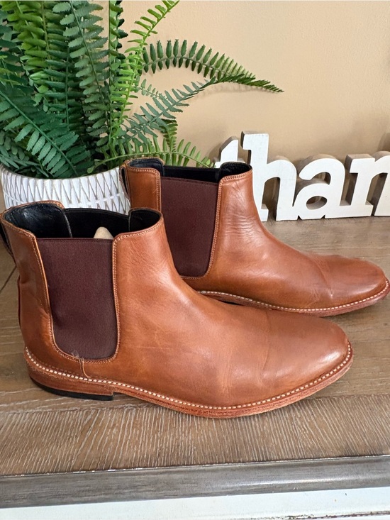 Nisolo Chelsea Boot Size 10.5 Saddle
Brown main image 5